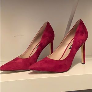 Nine West “Tatiana” suede pumps